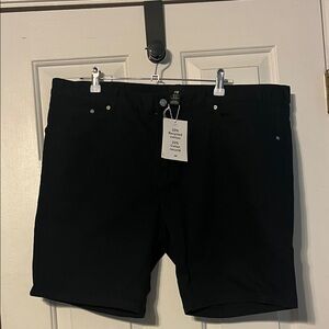 NWT size 40 H&M Men's Black Jean Shorts